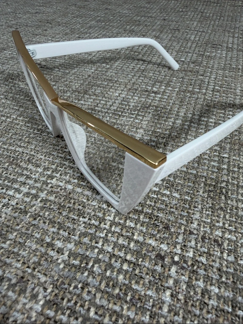 Contemporary White and Gold Geometric Sunglass Frames 90’s Y2K
